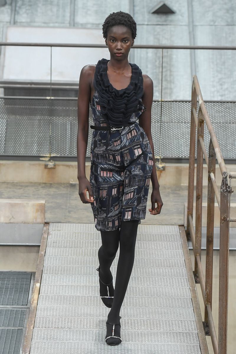 Fashion model, Fashion, Clothing, Fashion design, Dress, Street fashion, Tights, Snapshot, Fashion show, Footwear,