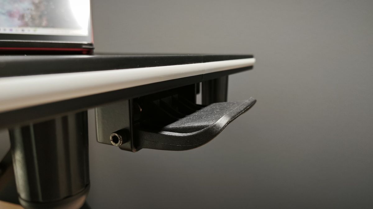 Standing desk