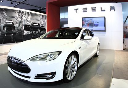Tesla's Model S sedan's autopilot mode has to be seen to be believed