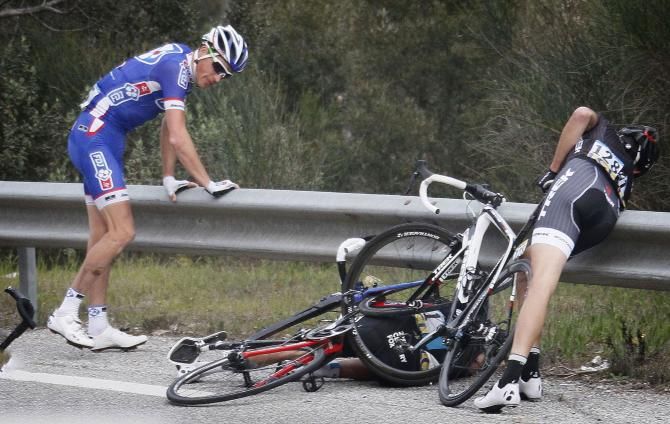 A number of riders crash on the final descent