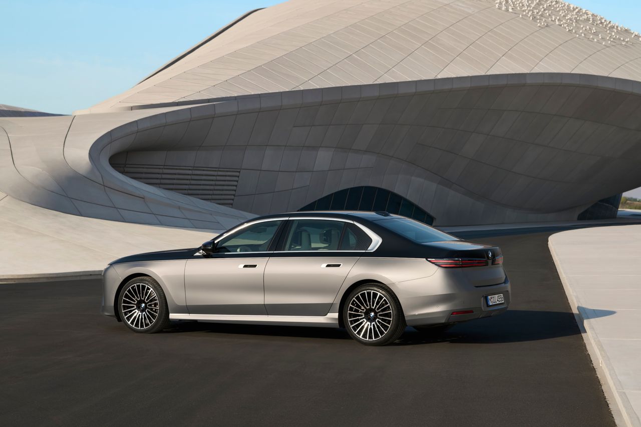 Exterior views of the new 7 Series