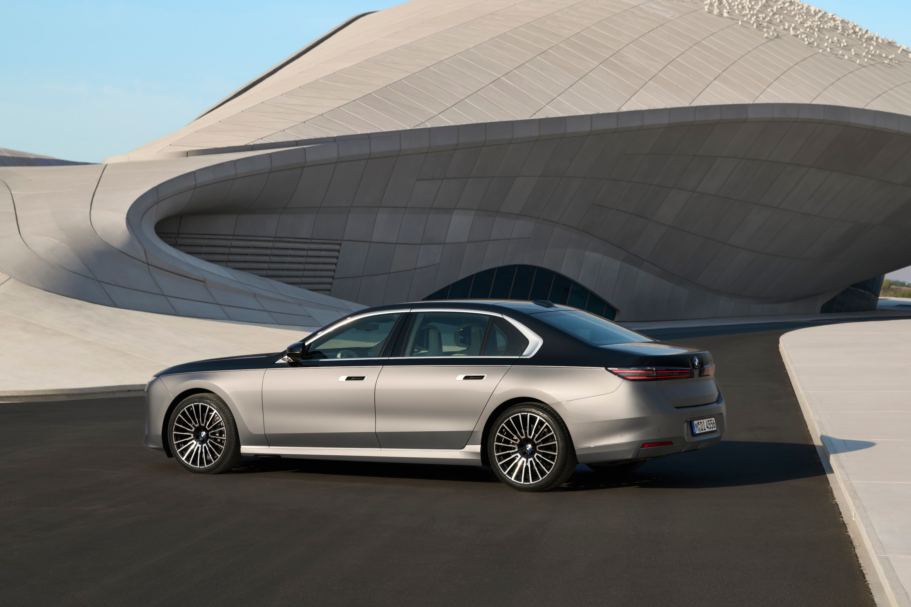 Exterior views of the new 7 Series