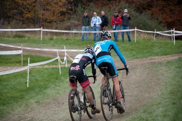 Justin Lindine (Bikereg.com-Joe's Garage) comes under Craig Richey (Renner Custom CX Team - Raleigh)