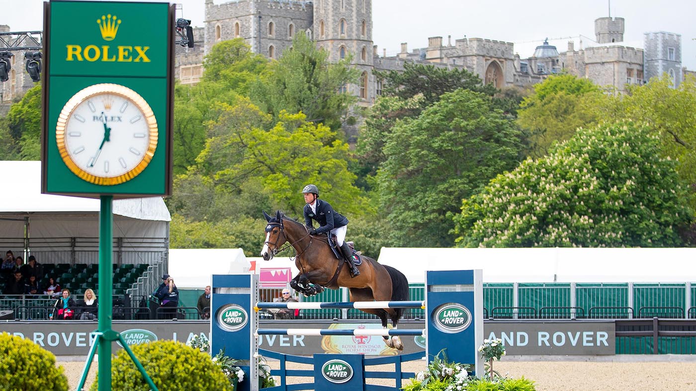 T80F8H Windsor, Berkshire, UK. 09th May, 2019. Winner. Ben Maher riding Ginger Blue. GBR. Land Rover Stakes. 1.45m Open. Showjumping. Royal Windsor Horse Show. Windsor. Berkshire. United Kingdom. GBR. 09/05/2019. Credit: Sport In Pictures/Alamy Live News