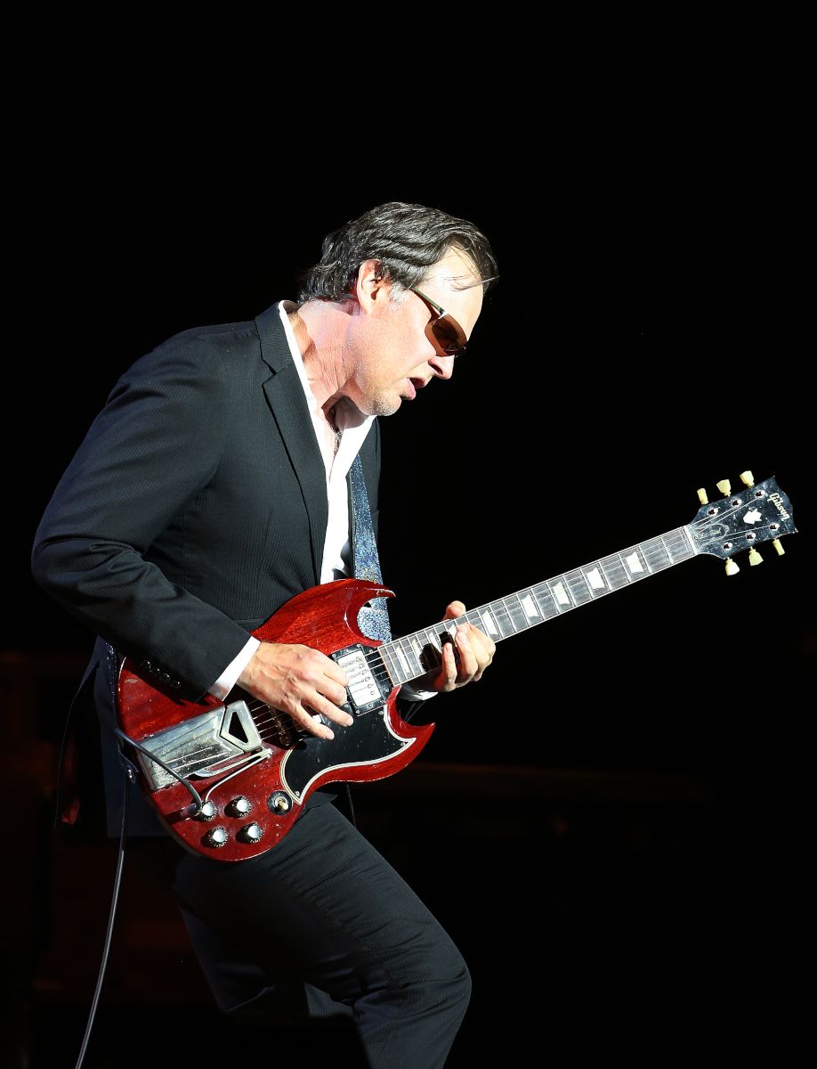 Watch Joe Bonamassa Play Blues Legend Albert King’s Flying V | GuitarPlayer