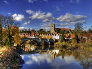 river and bridge in Kent, England