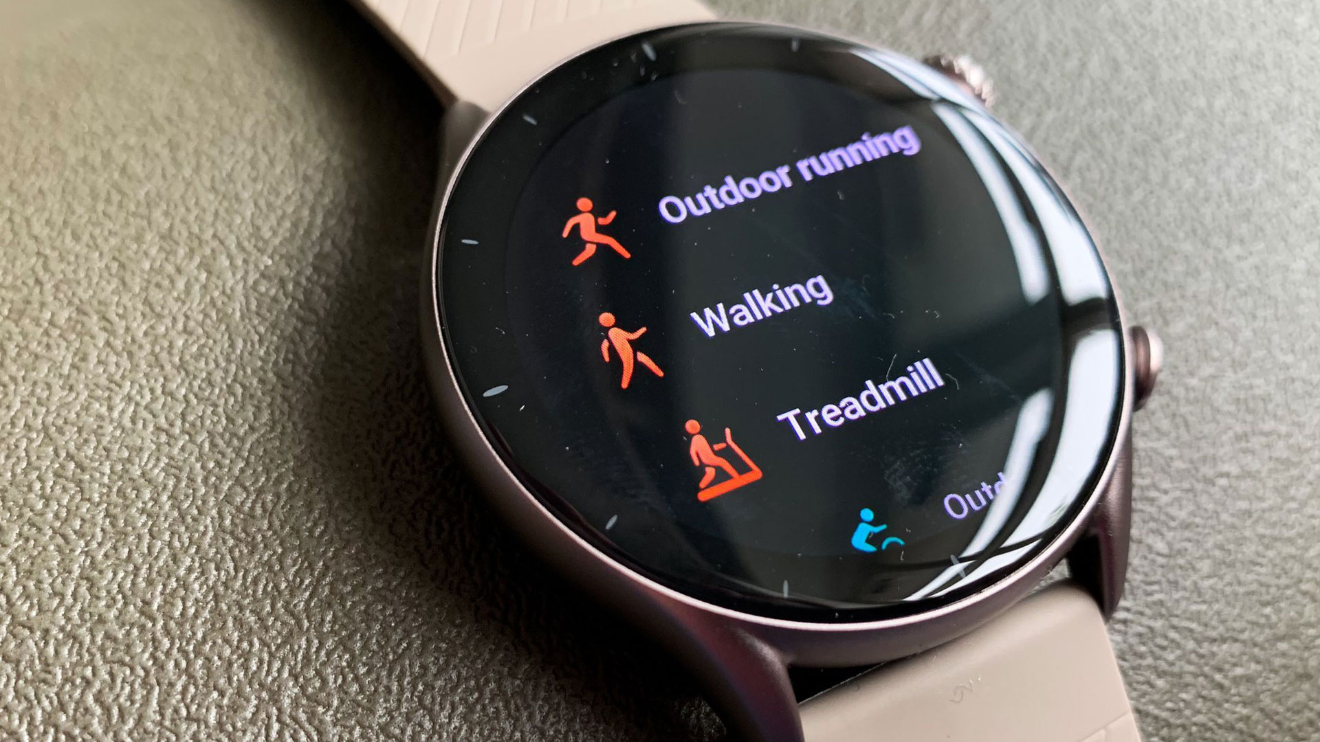 Image shows a closeup of the display on the Amazfit GTR 3.