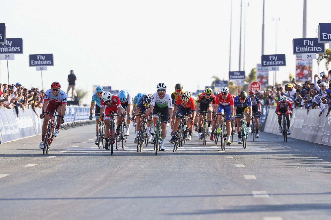 The sprint finish on stage 3 of the Dubai Tour