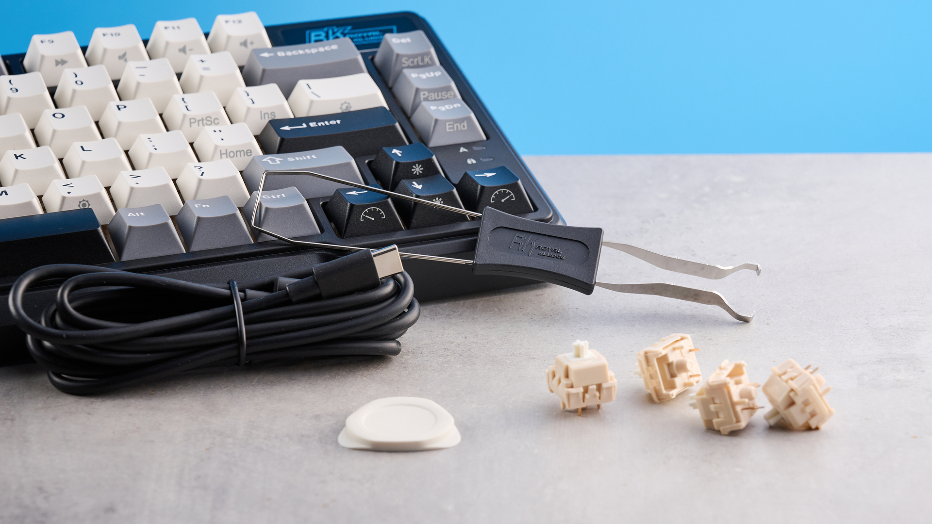 Royal Kludge L75 mechanical keyboard in black