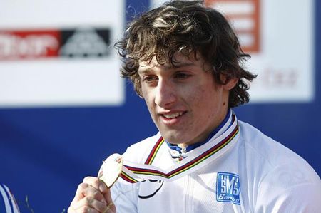 Tomas Paprstka (Czech Republic) shows his new hardware.