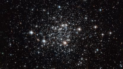 160107-astronomy-hubble-terzan.jpg