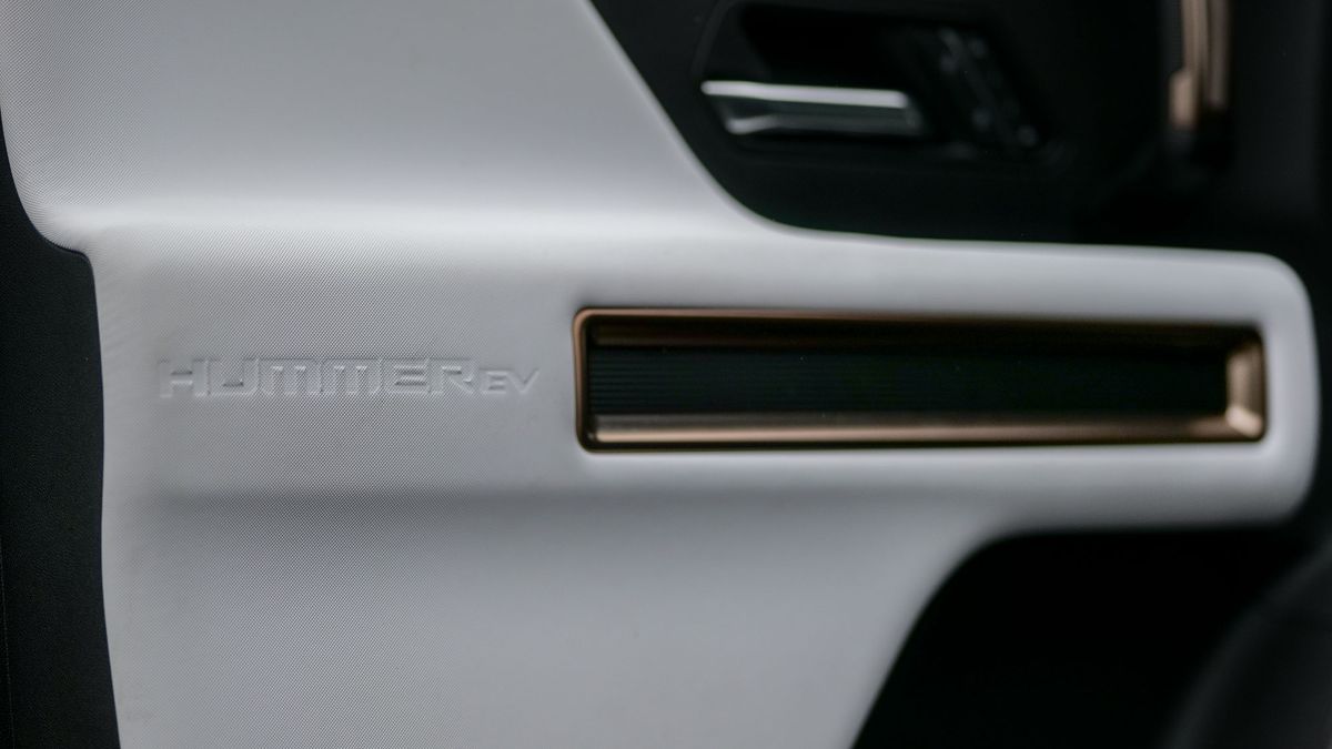 2025 GMC Hummer EV 3X SUV test drive.