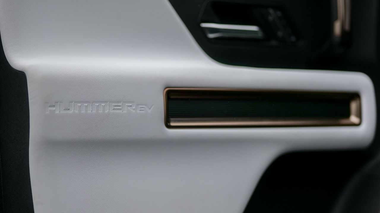 2025 GMC Hummer EV 3X SUV test drive.