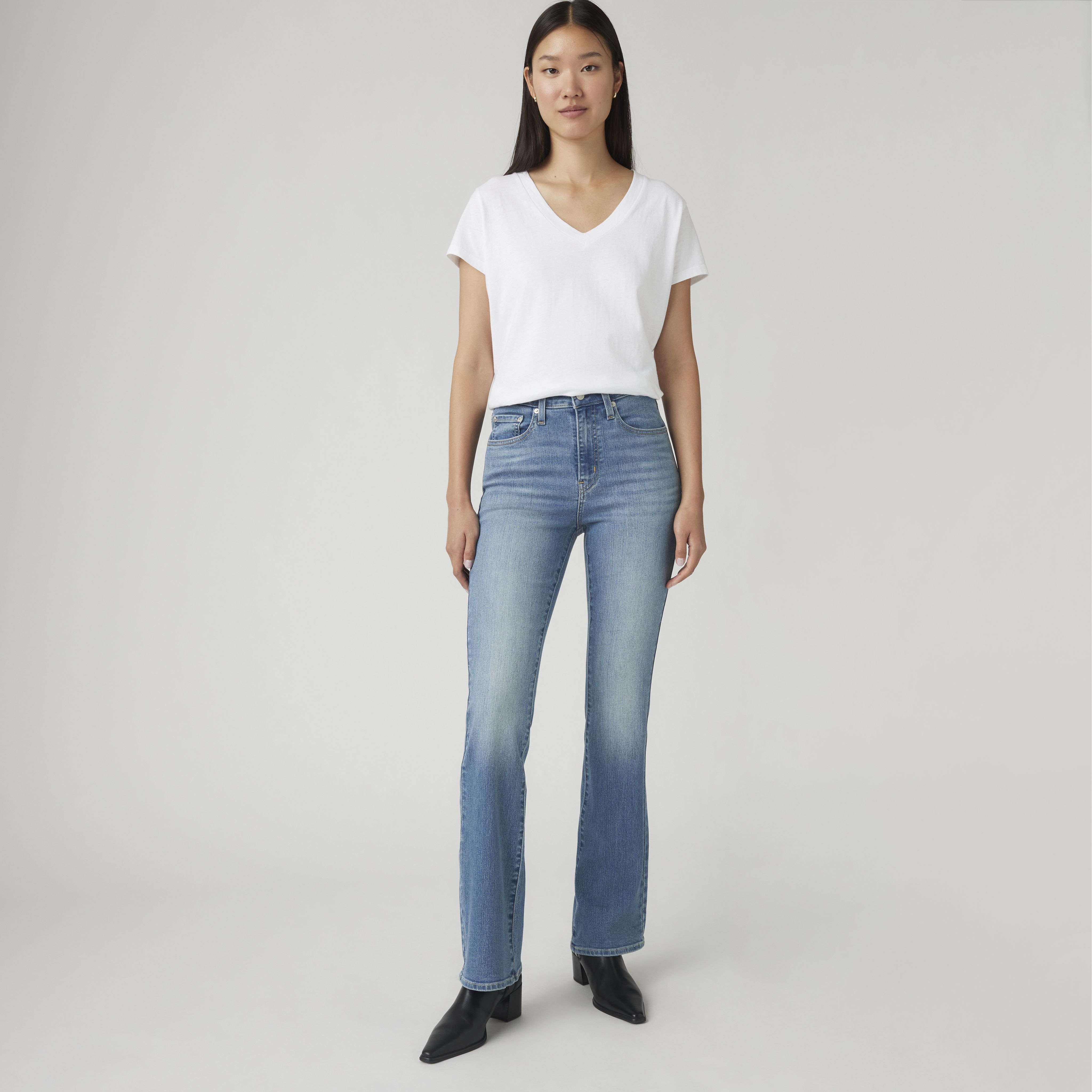 725 High Rise Bootcut Jeans