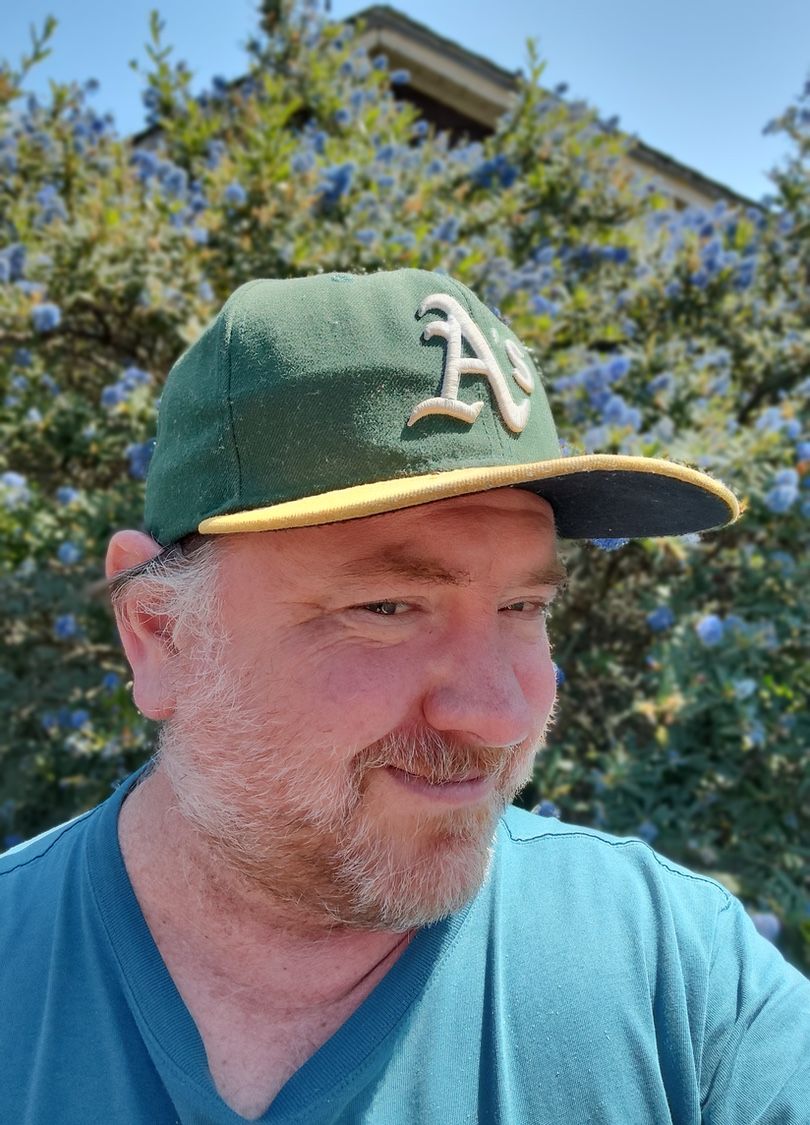 Motorola Edge Plus portrait selfie