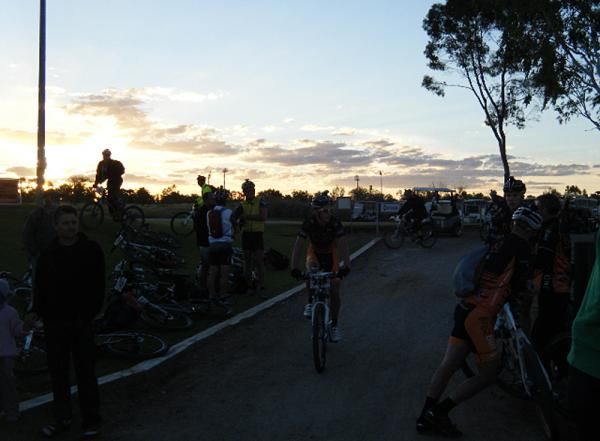 Round two on the same course. Gearing up for the night stage, mass start.
