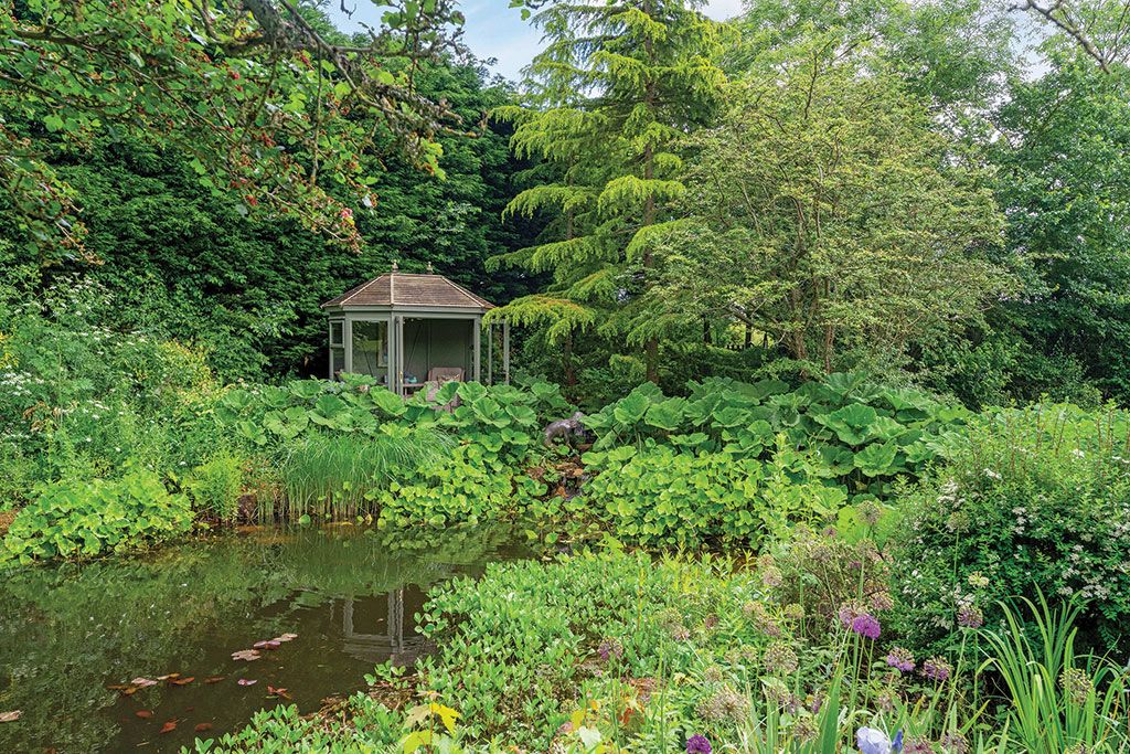 Property for sale with wildlife pond: Becknor Manor, Broughton Green, Hanbury, Worcestershire.