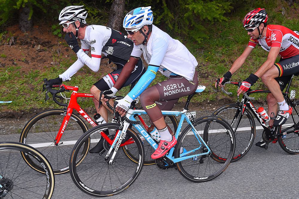 Jean-Christophe Peraud in the bunch during the final stage at Tour de Suisse