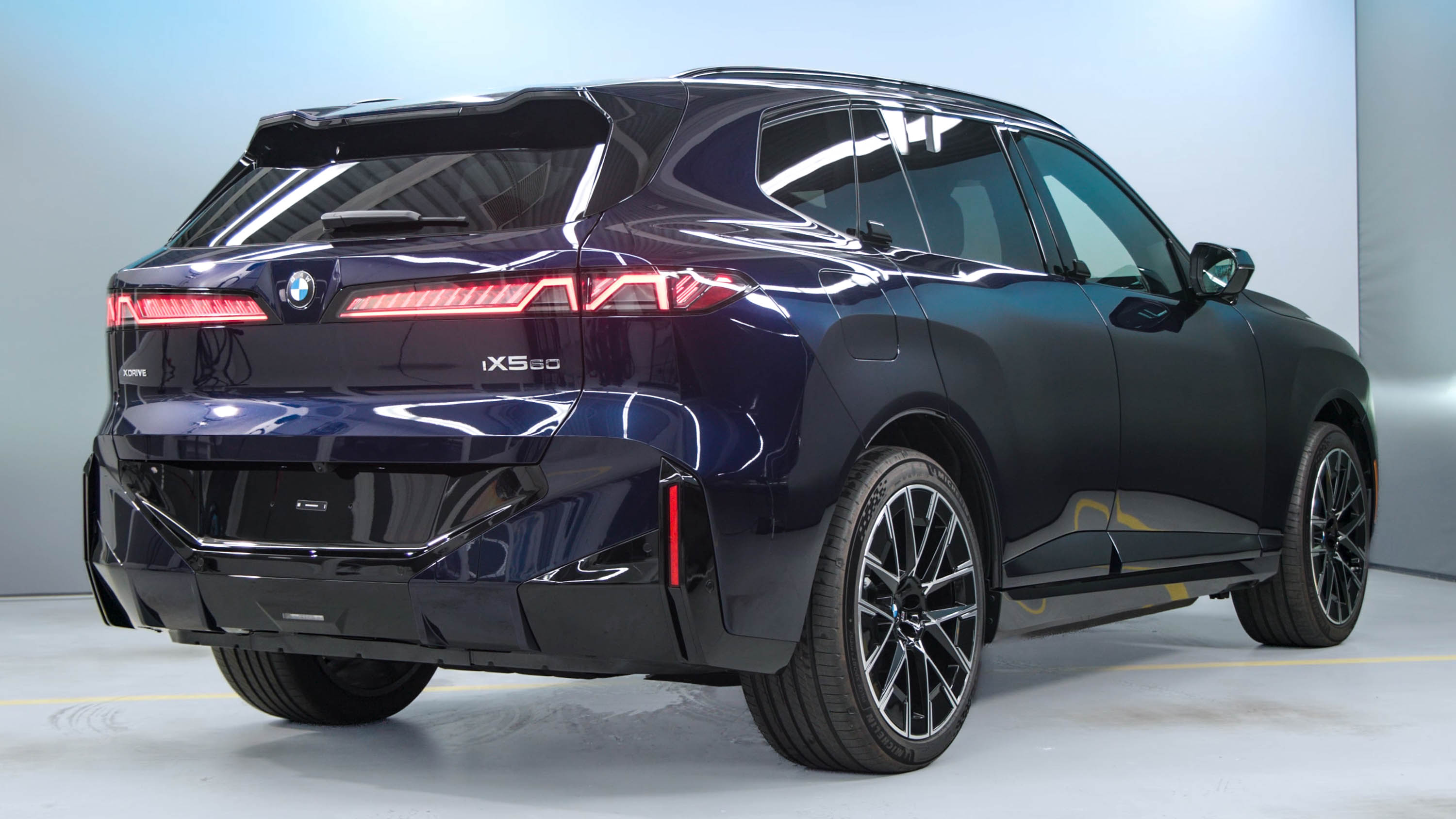 BMW iX5 EV