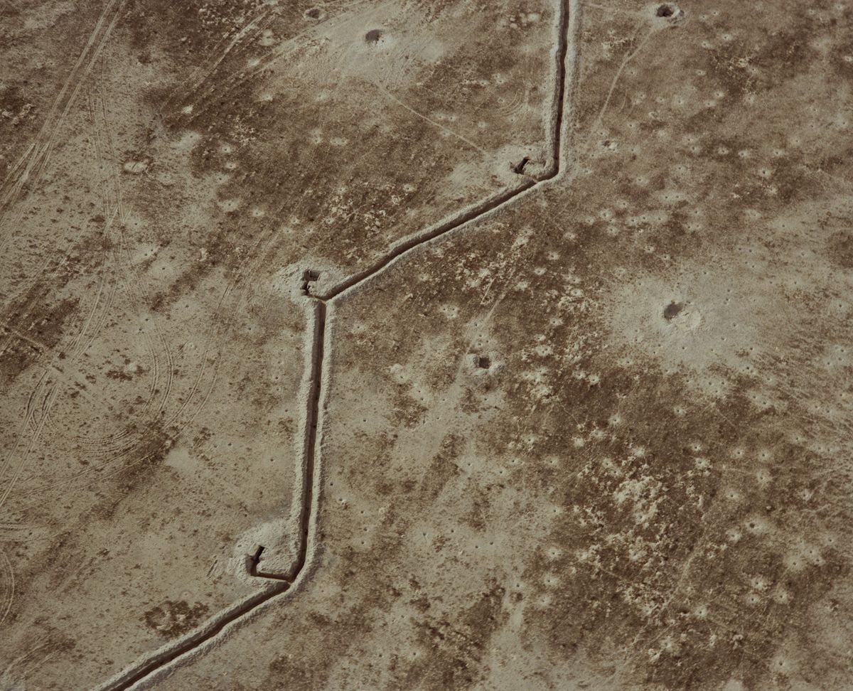 An image by Sophie Ristelhueber of aerial war damage