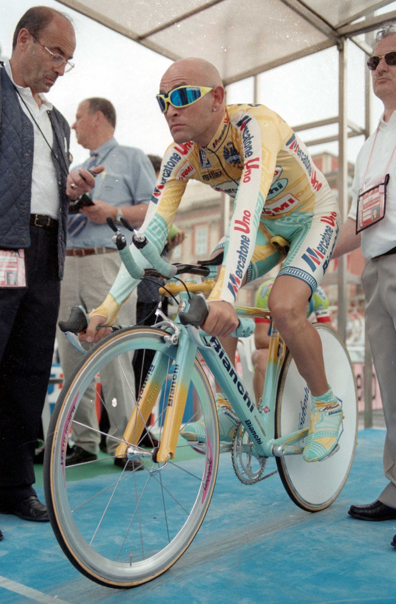 Marco Pantani gets underway at the 1998 Giro, which he'll go on to win