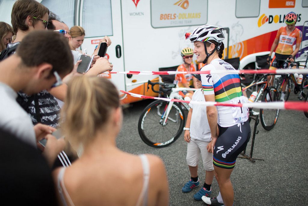 World champion Lizzie Armitstead poses for photos with fans