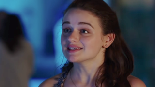 Joey King in The Kissing Booth, who is the star of The Uglies.