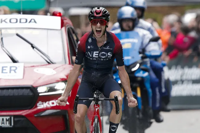 La vittoria di Yates nella tappa regina del Giro di Germania (foto Hennes Roth/SprintCyclingAgency)