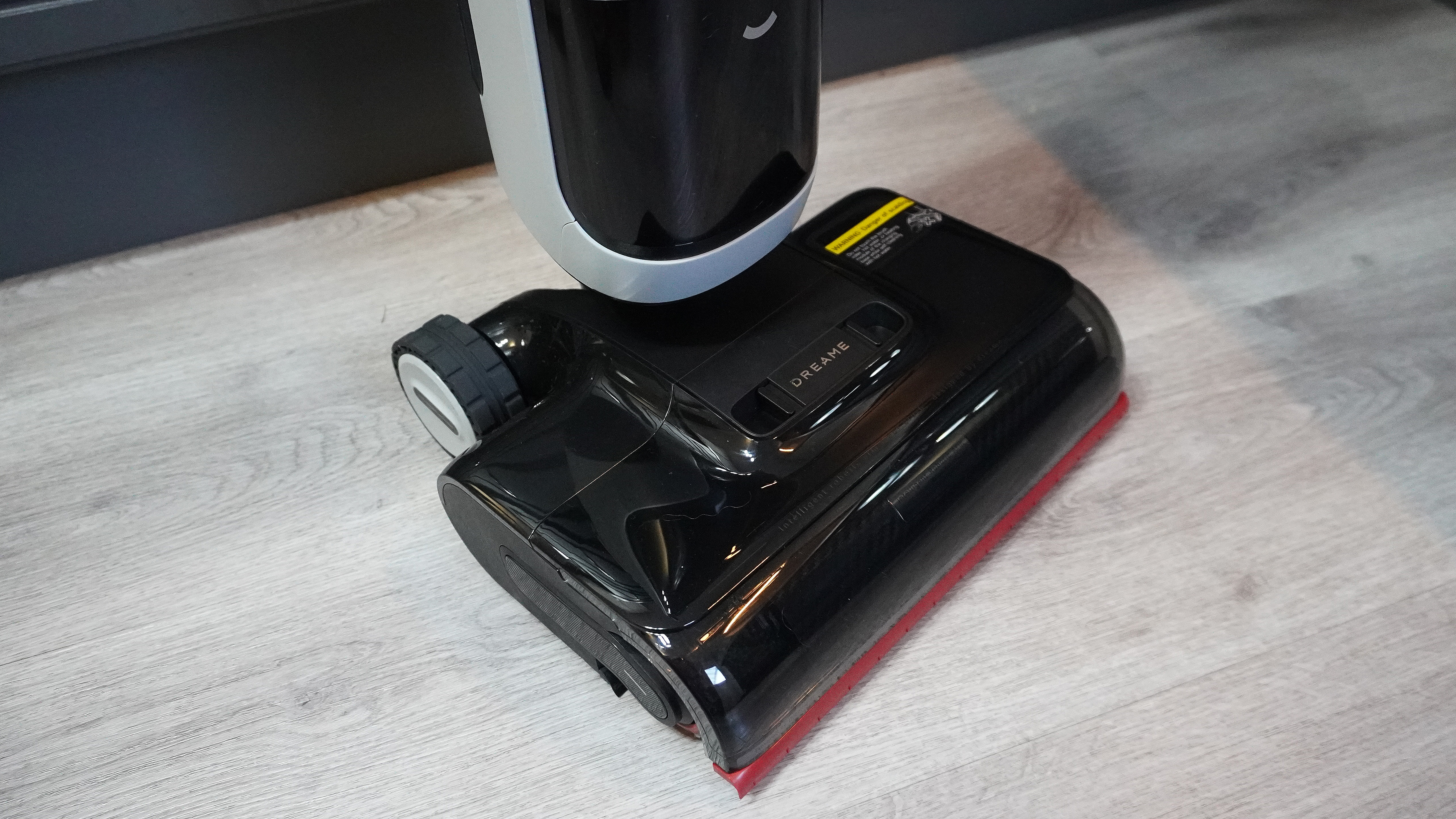 Dreame H15 Pro Heat wet and dry vacuum photographed on a carpet.