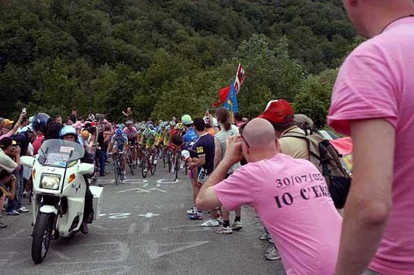The tifosi make it tight up the day's climbs - especially when the maglia rosa is coming up