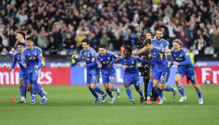 LONDON, ENGLAND - APRIL 5: Leeds United players celebrate their penalty shoot-out victory during the Emirates FA Cup Quarter Final match between West Ham United and Leeds United on April 5, 2026 in London, England. (Photo by Rob Newell - CameraSport via Getty Images)