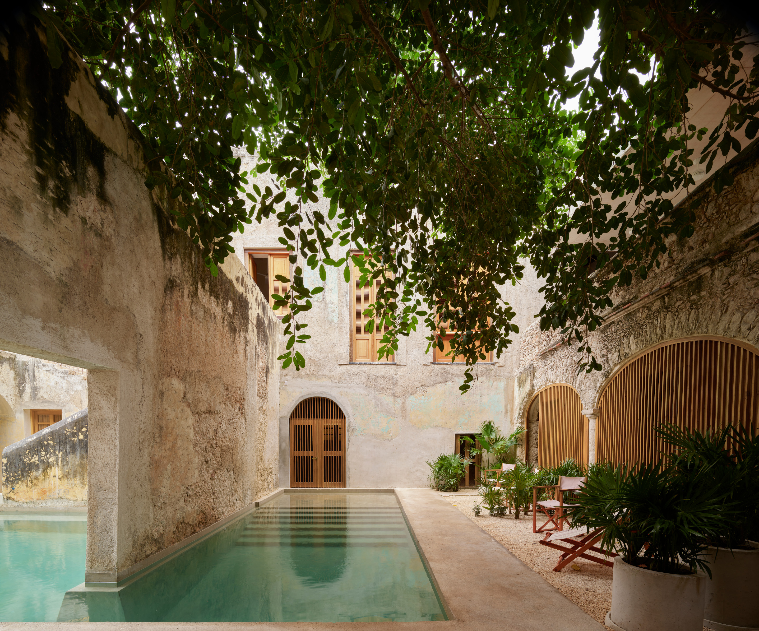 General view of the Hotel Sevilla's courtyard