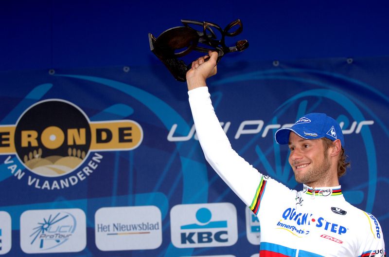 Tom Boonen defended his De Ronde title in 2006 while wearing the rainbow jersey