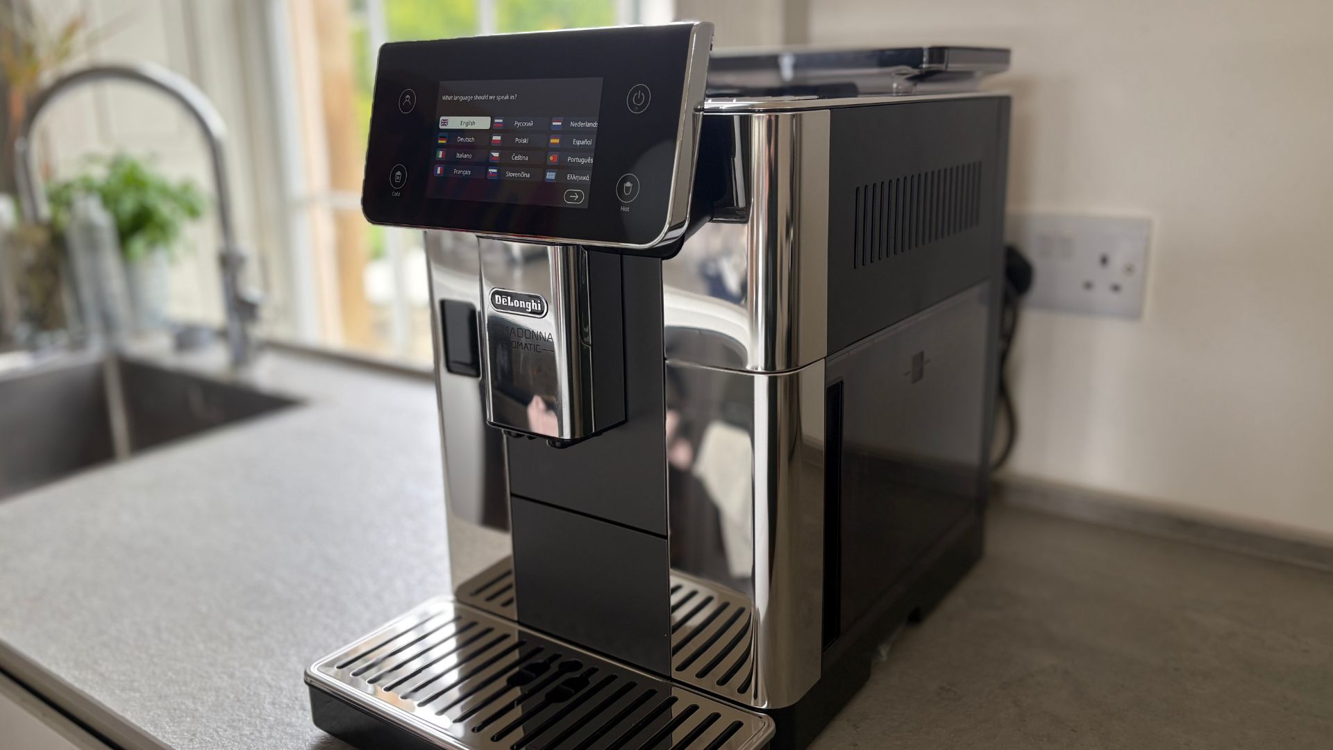 Testing the De&#039;Longhi Primadonna Aromatic Coffee Machine