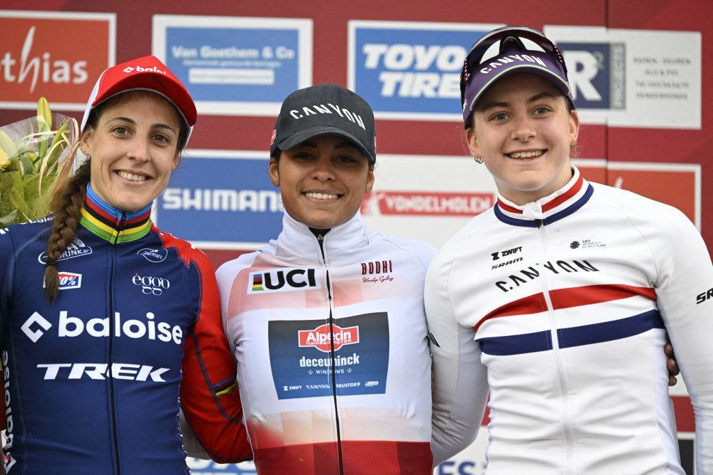 Dendermonde World Cup podium (l-r): second place Lucinda Brand (Baloise Trek Lions), winner Ceylin Del Carmen Alvarado (Alpecin-Deceuninck) and third place Zoe B&auml;ckstedt (Canyon-Sram)