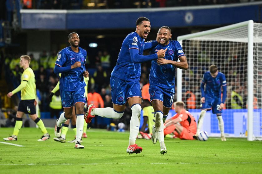 Chelsea&#039;s English defender #06 Levi Colwill (C) celebrates after scoring his team third goal during the English Premier League football match between Chelsea and Southampton at Stamford Bridge in London on February 25, 2025. (Photo by JUSTIN TALLIS / AFP) / RESTRICTED TO EDITORIAL USE. No use with unauthorized audio, video, data, fixture lists, club/league logos or &#039;live&#039; services. Online in-match use limited to 120 images. An additional 40 images may be used in extra time. No video emulation. Social media in-match use limited to 120 images. An additional 40 images may be used in extra time. No use in betting publications, games or single club/league/player publications. / (Photo by JUSTIN TALLIS/AFP via Getty Images)