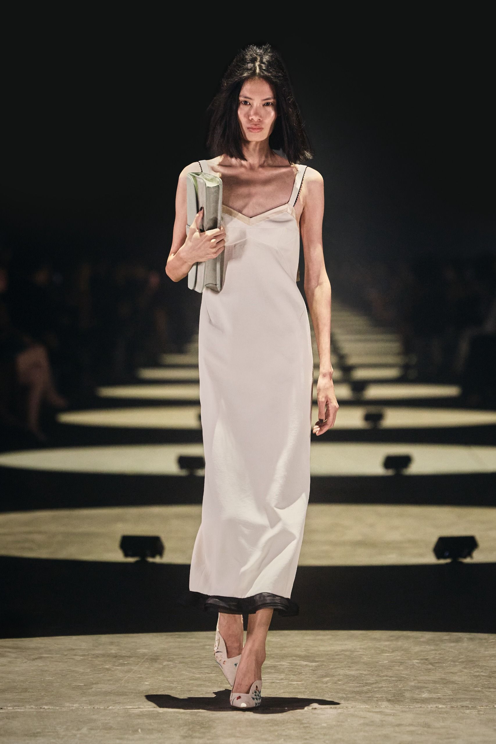 Khaite s/s 27 runway, pointed toe shoe trend