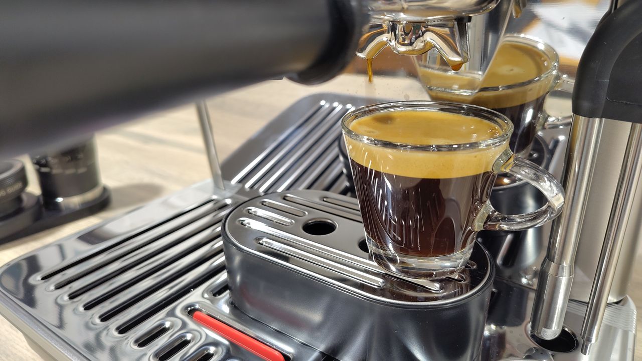 Espresso prepared using De'Longhi La Specialista Touch coffee machine