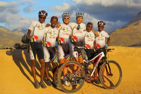 Songo.info teams pose for a photo at the Cape Epic
