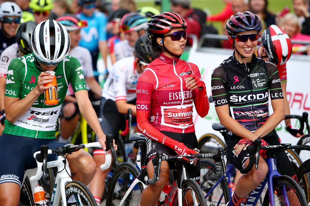 Deignan, Rivera and Niewiadoma wait for the start of stage 6 at the OVO Energy Women's Tour