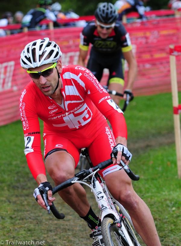 Christian Heule (Cannnondale p/b Cyclocrossworld.com) leading Ryan Trebon on lap one