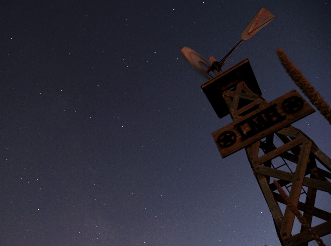 Skywatcher Adrian New captured this image of NASA&#039;s falling UARS satellite as it flew over San Antonio, Texas at 9:20 p.m. EDT on Friday (0120 Sept. 24 GMT). 