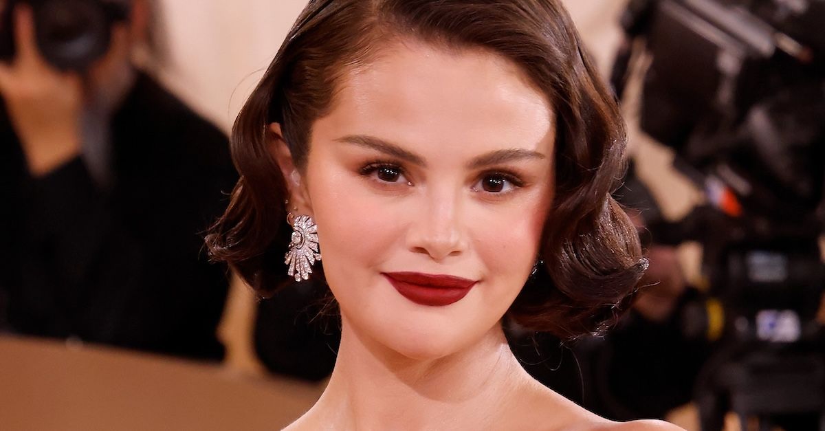 Selena Gomez's "Velvet Noir" Nails Featured This Underrated Chanel Shade