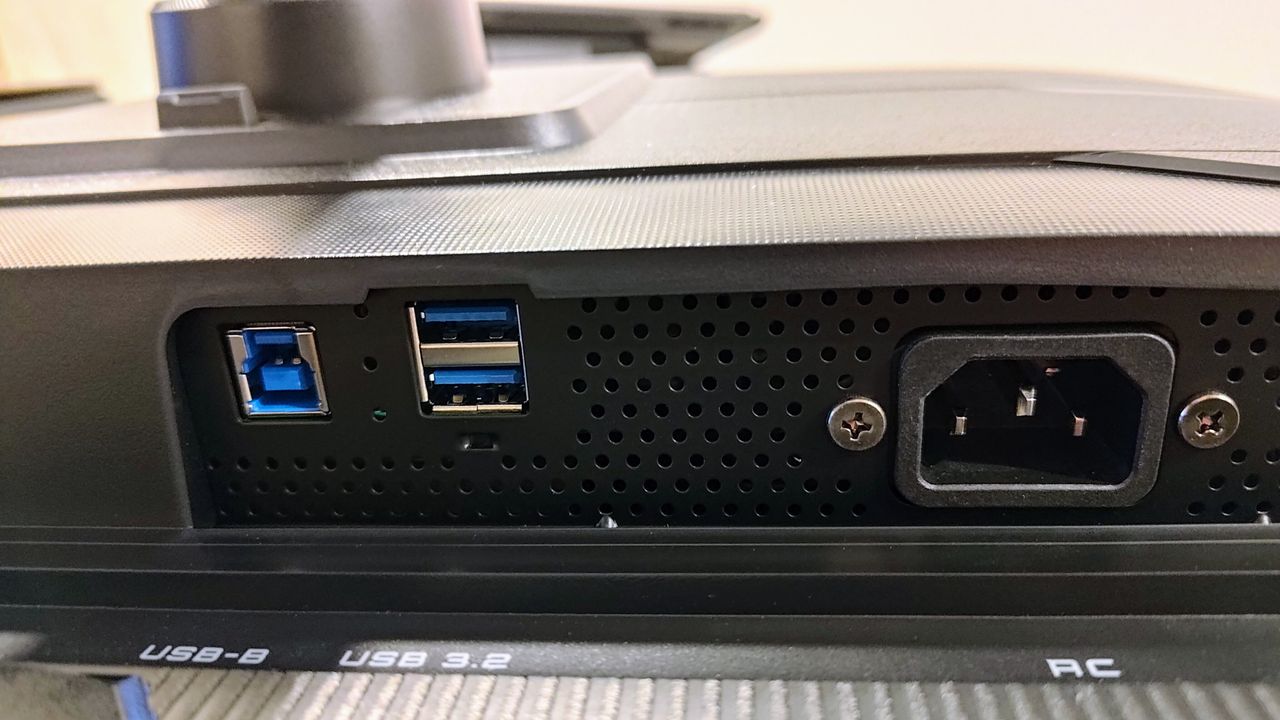 Gigabyte MO27U2 Gaming Monitor USB and power inputs