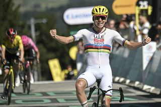 Tour de France: Tadej Pogačar blasts away from Jonas Vingegaard on final section of Les Angles ascent for stage 3 victory and yellow jersey