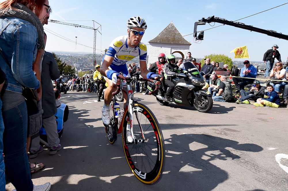 Pieter van Speybrouck climbs the Mur de Huy.