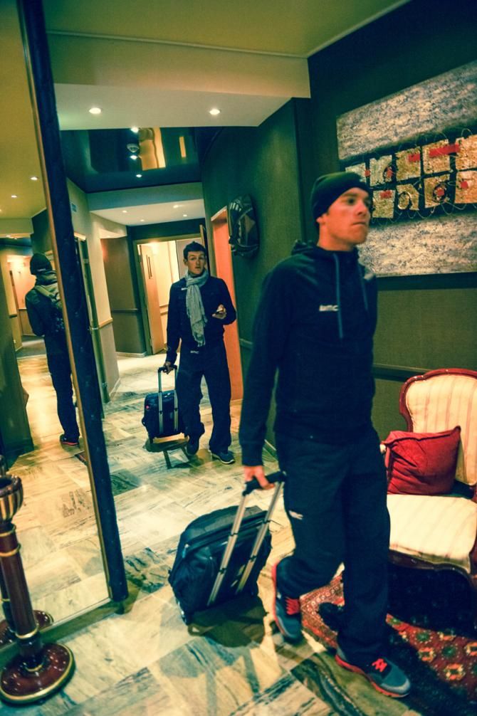 Brent Bookwalter leads the riders into the hotel