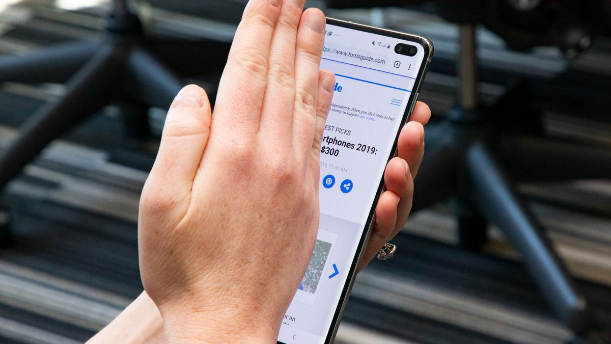 How to Capture a Screenshot on the Galaxy S10 Tom's Guide