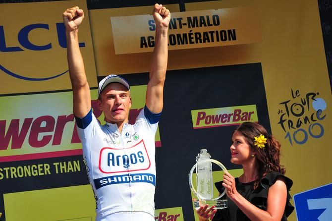 Marcel Kittel (Argos-Shimano) on the podium in Saint-Malo