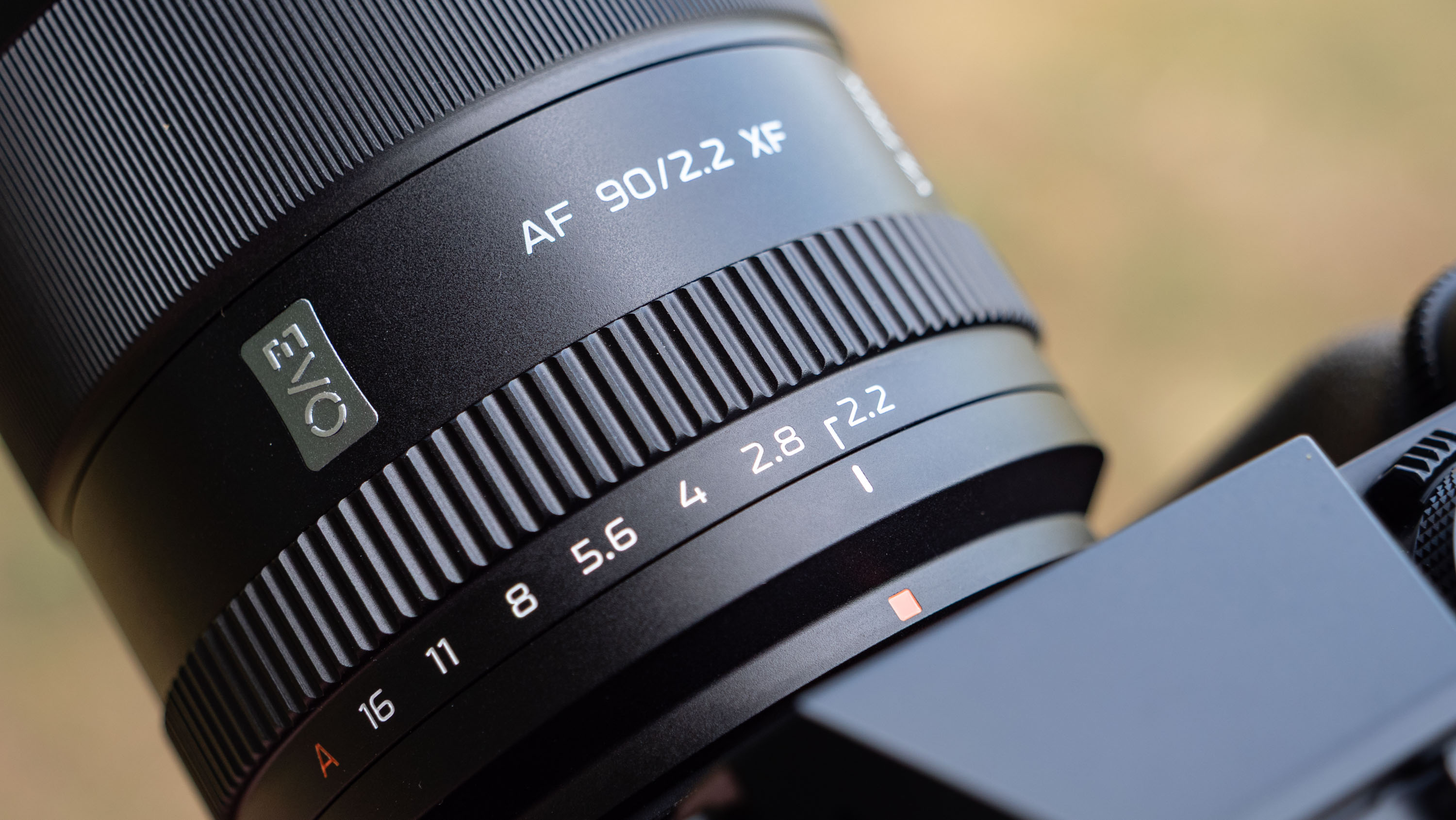 Close up of the aperture ring of the Viltrox AF 90mm f/2.2 EVO lens